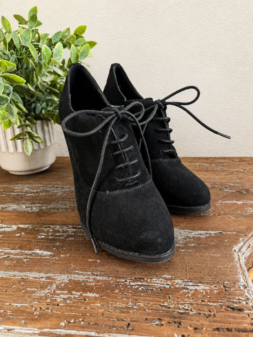Chinese Laundry Women's Lannie Boot Size 8.5